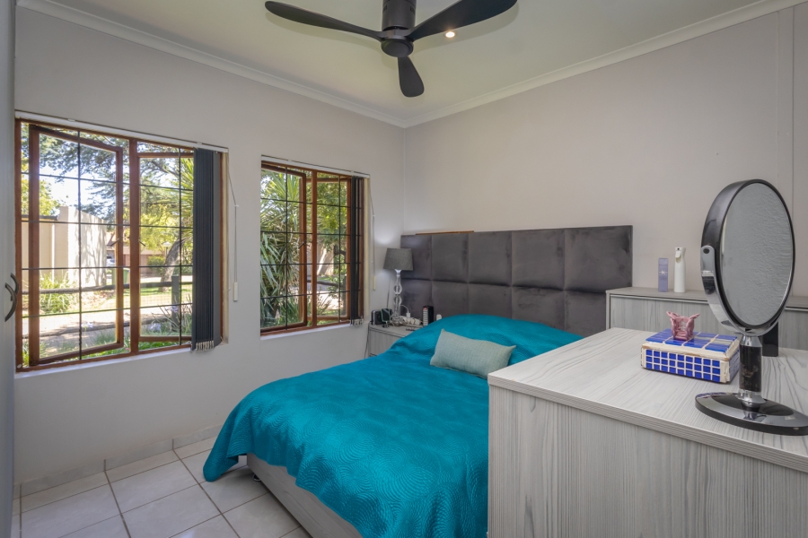 2 Bedroom Property for Sale in The Coves North West